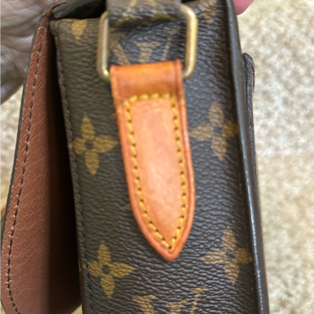 Louis Vuitton Brown Monogram Crossbody Bag with Tan Leather Trim Saint Cloud GM - Picture 5 of 10